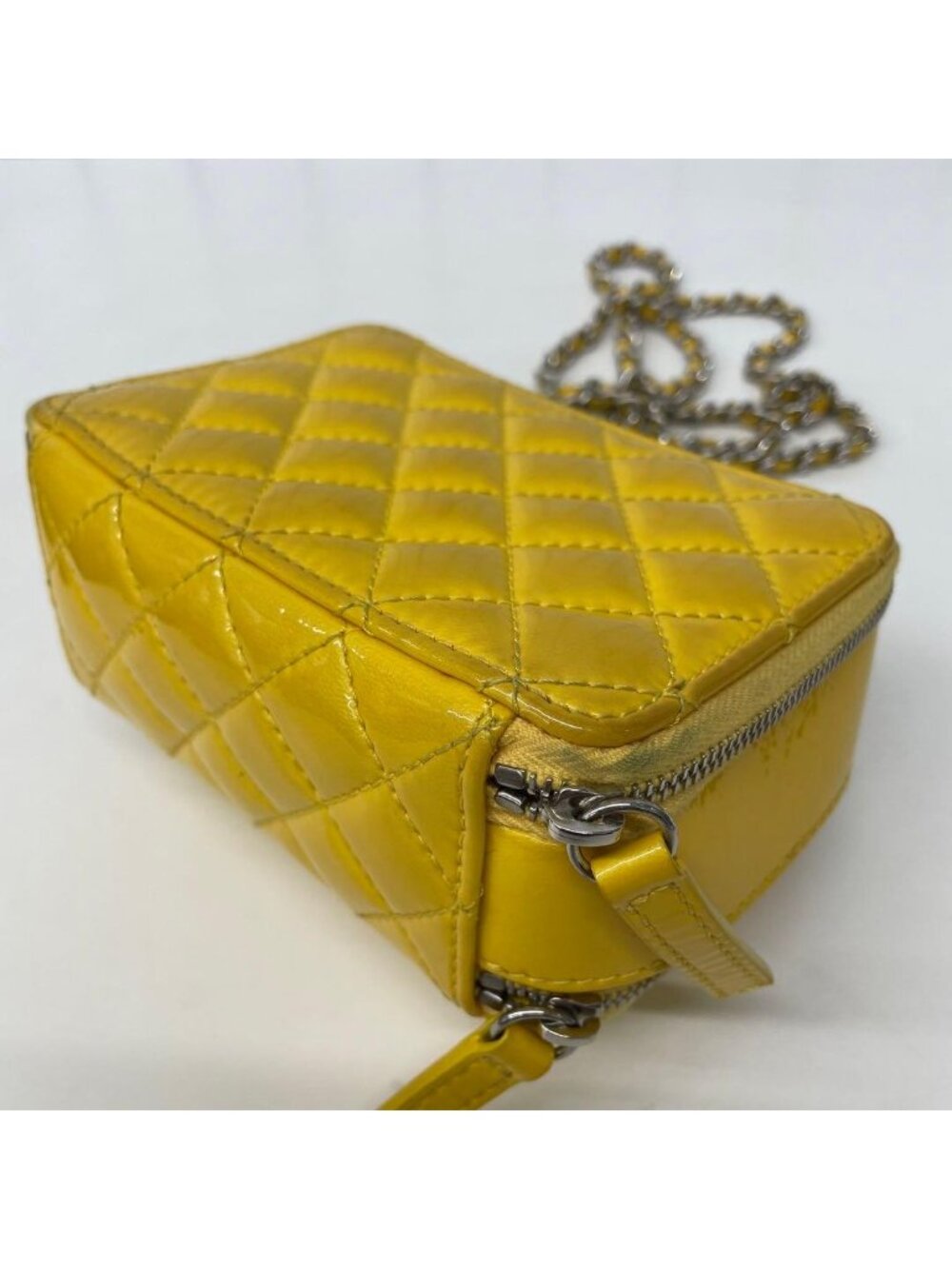 Chanel Mini Quilted Patent Leather Chain - Picture 7 of 10